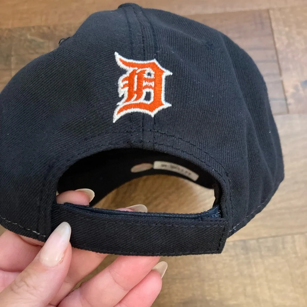 New Era Two-Tone MLB Detroit Tigers Baseball Hat 9FORTY Cap Strapback NWT